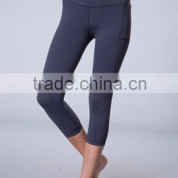 Popular women's yoga capri pants made of 87% Nylon and 13% Spandex girl's fashion sports capri pant