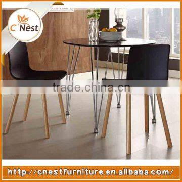 Plastic And Solid Wood Leg Chairs