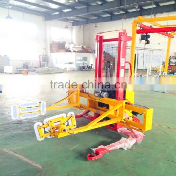 Crucible vacuum lifter