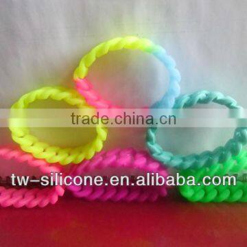 Eco-friendly Cheap Silicone Chain Bracelet Jewelry Wrist Band