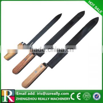 Beekeeping equipment, multifunctional honey uncapping knife