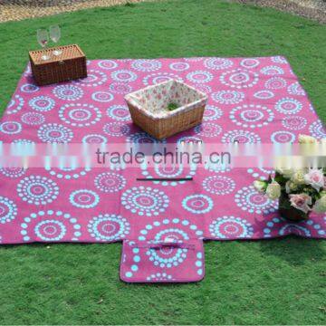 Printed polar fleece outdoor folding up to be a bag camping mat