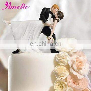 A07395 Bride and Bridegroom Wedding Cake Topper