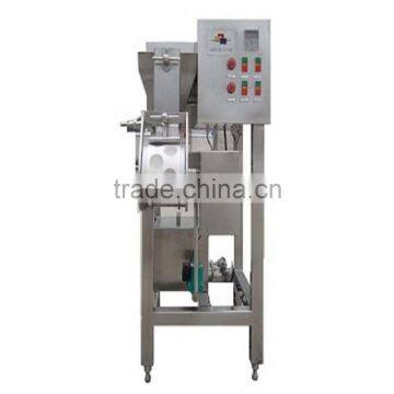 Cheese molding machine