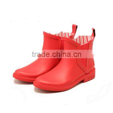 Red Sexy Women Classic Style Chelsea Watertight Outdoor Loose Lowcut Ankle Shoes Customized Rain Boot Wellington Boot photo-2