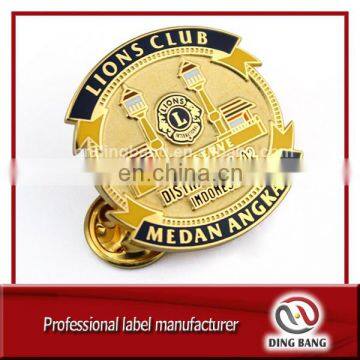 High Quality Military Cluth Type And Embossed Logo Style Fashional Giveaway Souvenir Gold Custom Badge