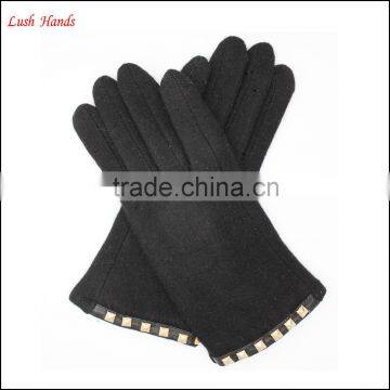 Ladies Simple Woolen Gloves Decorated With Square Metal Buttons for Wholesale photo-3