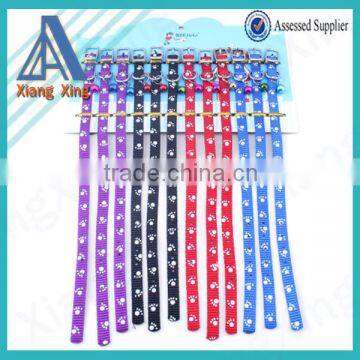 Simple lanyard display stand for any kinds of lanyards