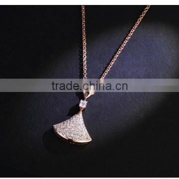 Diva fashion pendant necklace