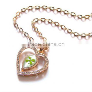 Lucky Europa four leaf clover necklace with heart shape