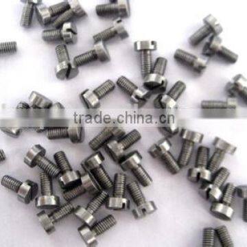 Pure tantalum screw