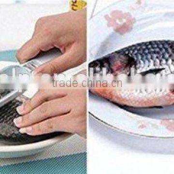 Fish Scale Scraper Remover Scaler Cleaner Peeler Fish Skinner Fish Server with Cover Kitchen Cutlery User-friendly