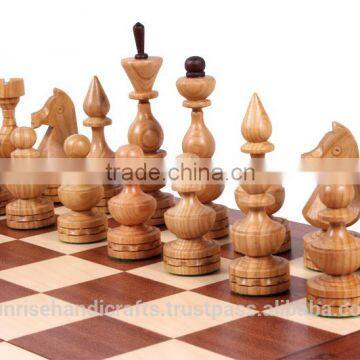 CH145 Debiut Chess Set