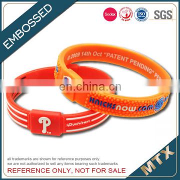 Embossed silicone wristabnd bracelet with color