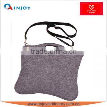 Teenager Utility Felt Shoulder Bag