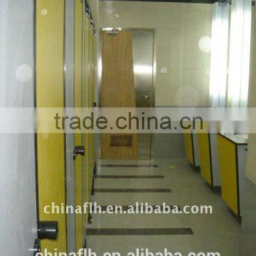 Floor Supported HPL Toilet Cubicle Partition with Nylon Accessories