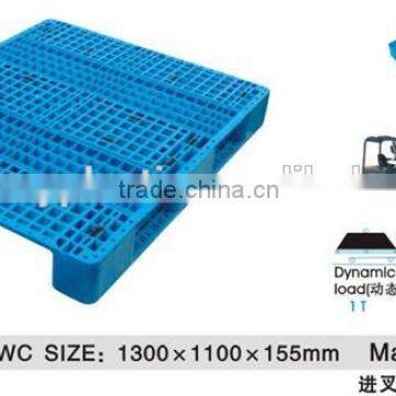 Heavy duty grid single faced plastic pallet