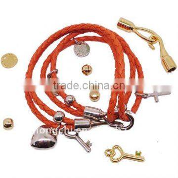 BG040 Leather Bracelet with Charm Pendants