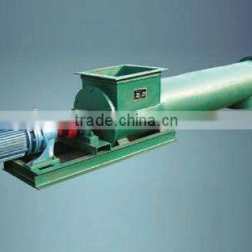 Auger delivery conveyor