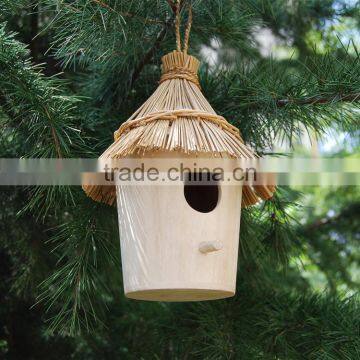 Environmental-friendly unfinished homemade wooden bird house