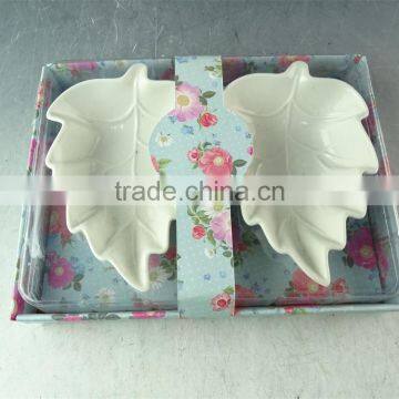 stock cheap popular small white porcelain leaf-shaped dish, good quality porcelain dish with cheap price