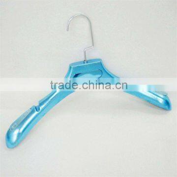 LP-71 rubber shoulder pads hanger plastic hanger colored blue for coat