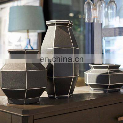 Modern Minimalist Ceramic Art Porcelain Matt Black Vase For Home Decoration