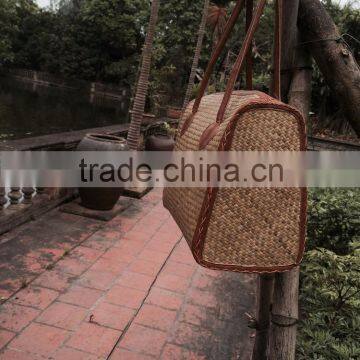 Best selling eco-friendly handicraft gold seagrass plant beach bag