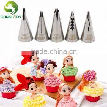 Hot selling Wedding Cake Decorating Icing 5PCS Stainless Steel Russian Nozzles Pastry Bobbi Skirt Cake Nozzles Decoration Piping