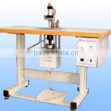 Ultrasonic spot welding machine for mask belt