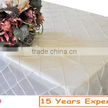 High Quality Fancy New Designs Cheap Rectangle Pintuck Table Cloth