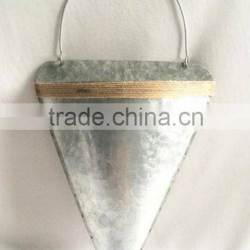 Decorative Triangle hanger metal planter