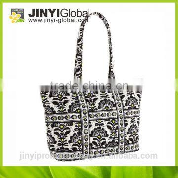 Cloth Shoulder Bag/Depicting stylish flowers on a bright base