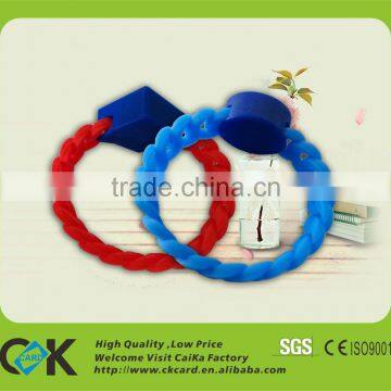 Custom silicone rubber id bracelet with chip from gold supplier