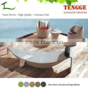 YH-7021 Rattan sun lounger furniture banana shape beach bed