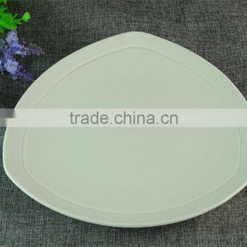 10'' White Triangle Shape Ceramic Plate Irregular Porcelain Plate photo-2