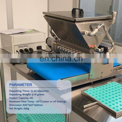 En venta caliente: máquina manual para hacer chocolate, depositor de gomitas, máquina automática (de mesa) photo-3