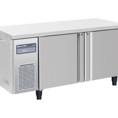 Chiller o congelador de doble puerta vertical de estilo europeo o congelador. Refrigeradores y congeladores horizontales para carne de cocina.