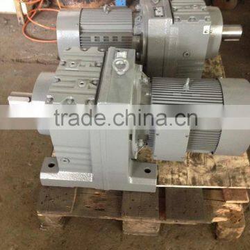 R47 RF47 Ratio of 3.37 ~ 135.09 gear box motor helical gears hardened tooth surface modular one-piece gear speed reducer