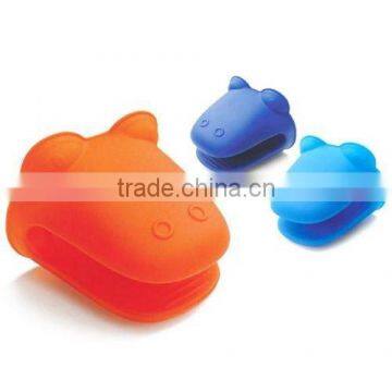 GL-006 lovely animal silicone professional oven mitts