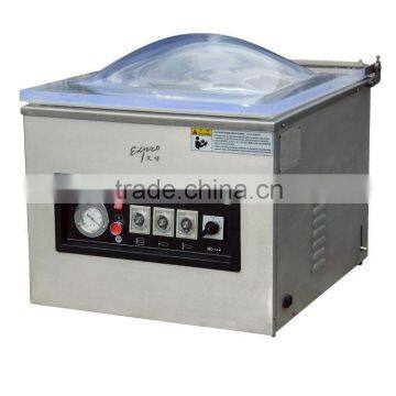 Vacuum packaging machine