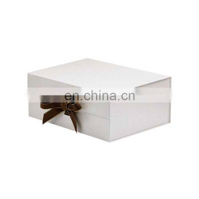 Customized rectangle white magnetic closure gift box packaging