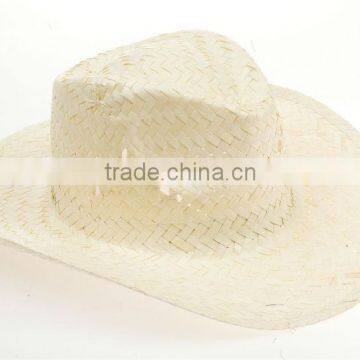 Natural straw hat with holes