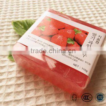 Wholesale 110g whitening facial bar soap with strawberry essential oil