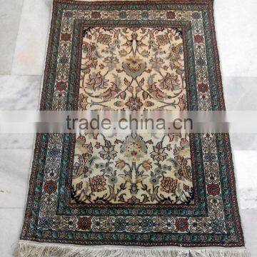 Wholesale beautiful hand knotted rugs handmade pure silk carpet from Jaipur India mughal design