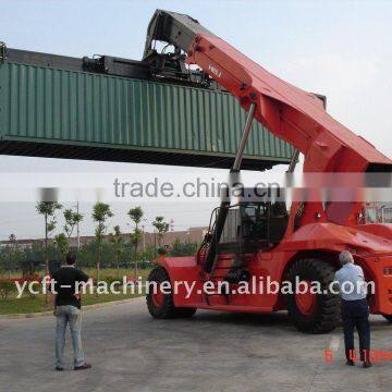 Reach Stacker