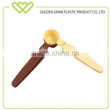New Design Plastic Spoon With Clip With Seal Function