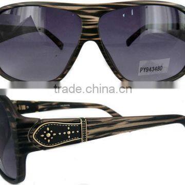 Fashion plastic sunglasses for women