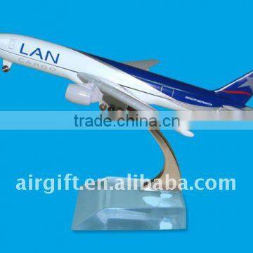 B777 SCALE PLANE MODEL