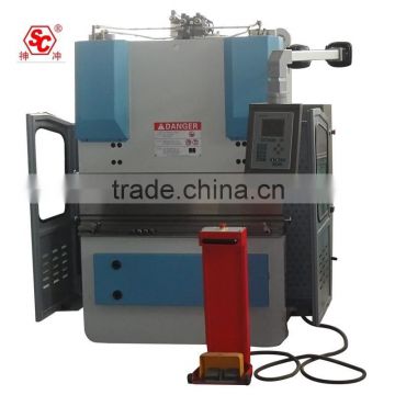 WE67K-40T/1300 CNC hydraulic press brake maker